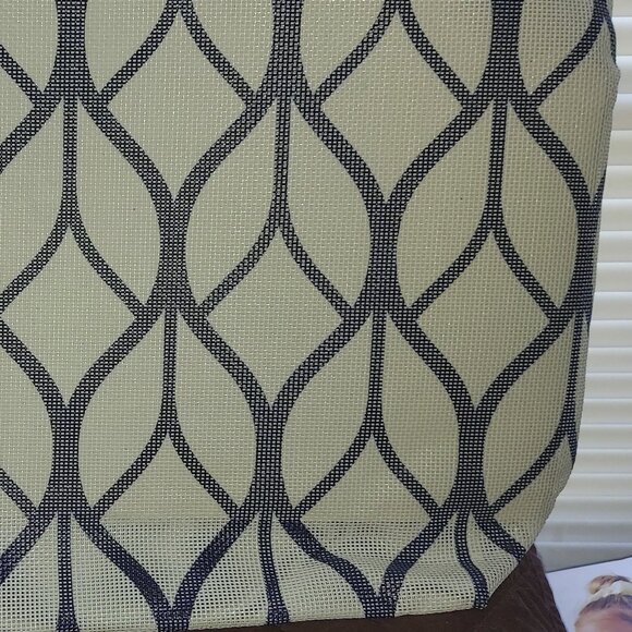 Barnes & Noble Summer Tote - Picture 10 of 10